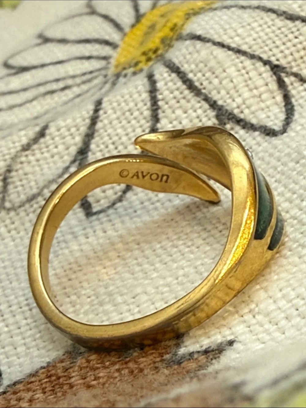 Vintage Avon Gold-Tone Green Enamel Leaf Ring with Sparkling Accent